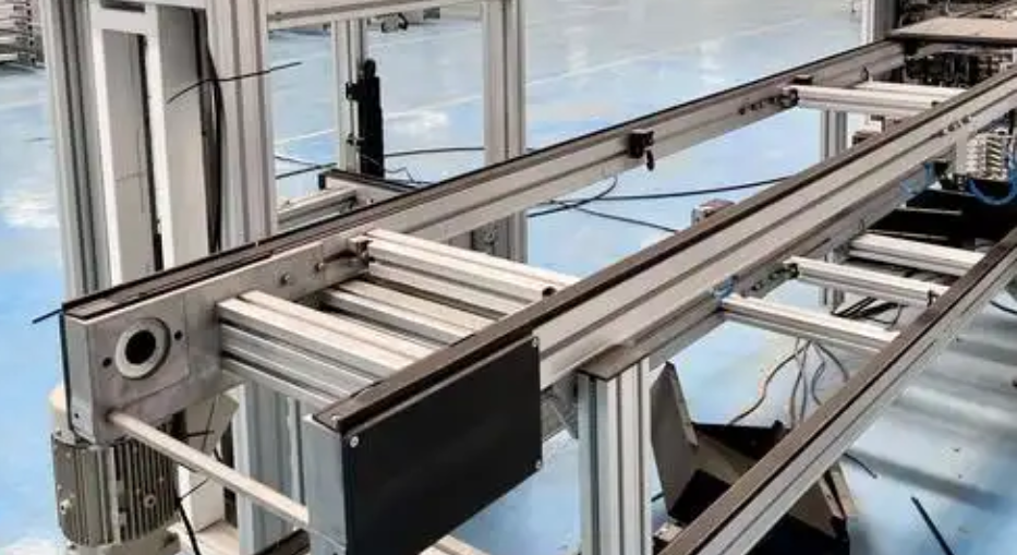 選擇電機驅(qū)動柔性輸送線時，需考慮以下因素